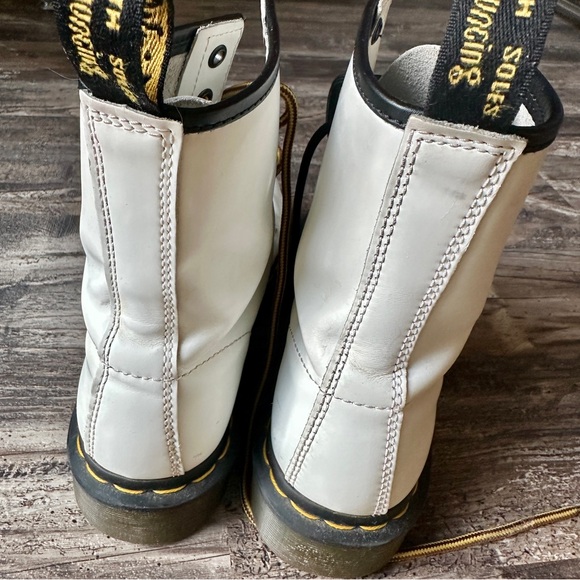 Dr Martens Women’s Smooth Leather White Lace Up Boots Size 7 - Picture 5 of 7